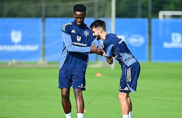 开云直播公司-法比奥-维埃拉:我能踢10号位和右边锋;我和洛孔加有默契